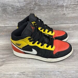 Nike Air Jordan‎ 1 Mid SE GS BQ6931-087 Sneakers Boys 6.5Y Amarillo Team Orange